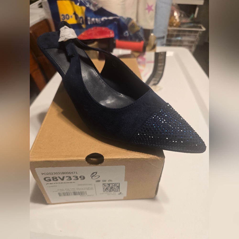 Elegant Navy Women's Heels - Picture 10 of 10